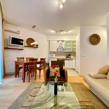 Downtown Vibe-Kiraly II Apts W Private Balcony Budapešť Exteriér fotografie